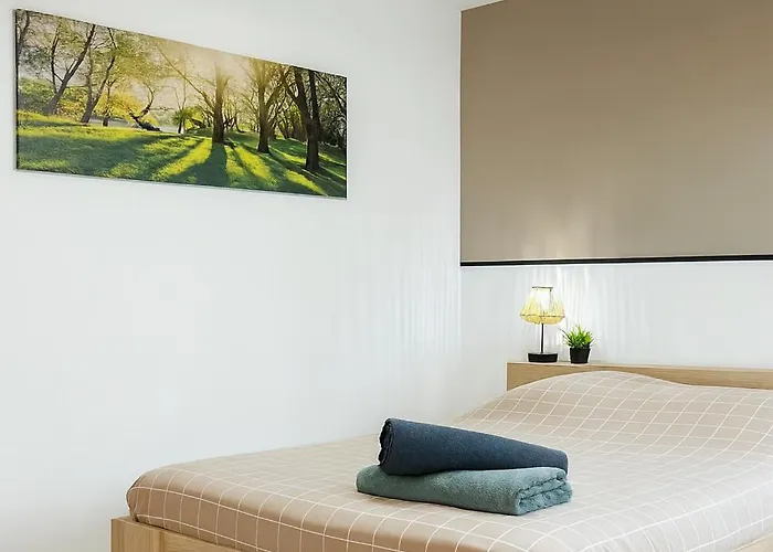 Appartement T2 Paisible Avec Balcon Verdoyant