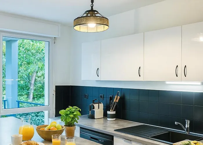 T2 Paisible Avec Balcon Verdoyant דירה